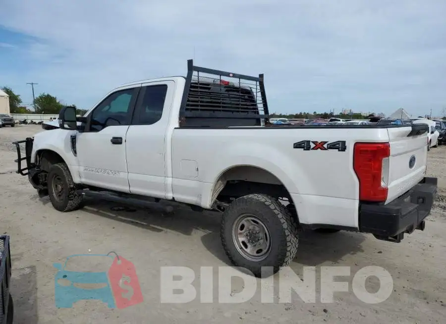1FT7X2B67HEC10858 Photo# 2