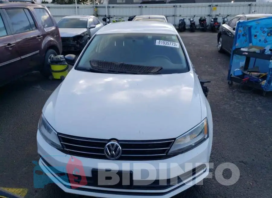 3VW167AJ8GM395830 Photo# 5