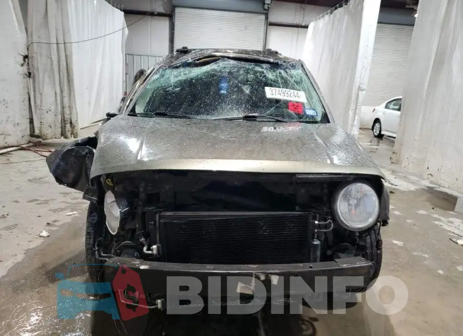 1C4NJPBB8FD314328 Photo# 5