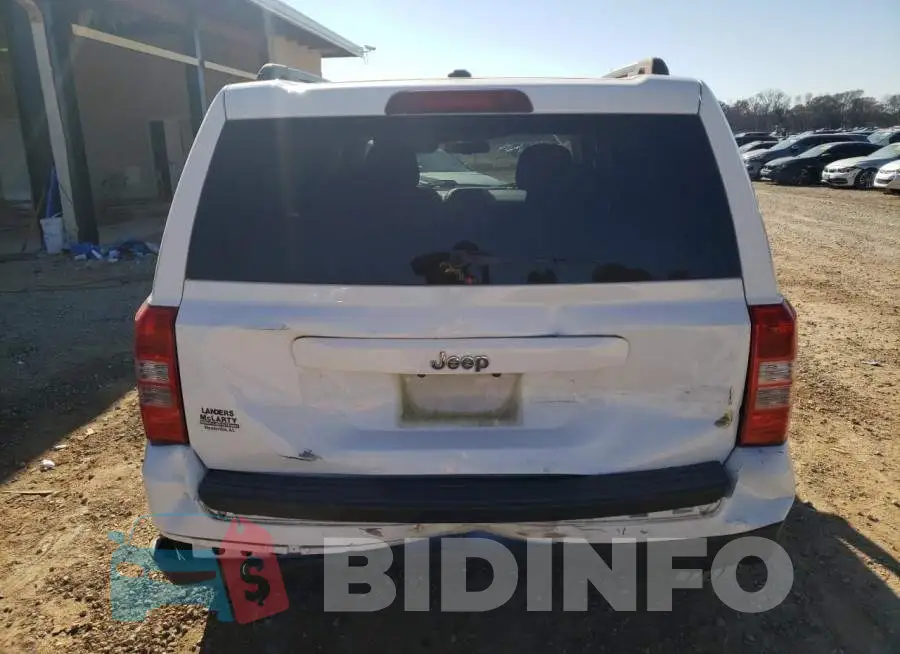 1C4NJPBBXGD519165 Photo# 6