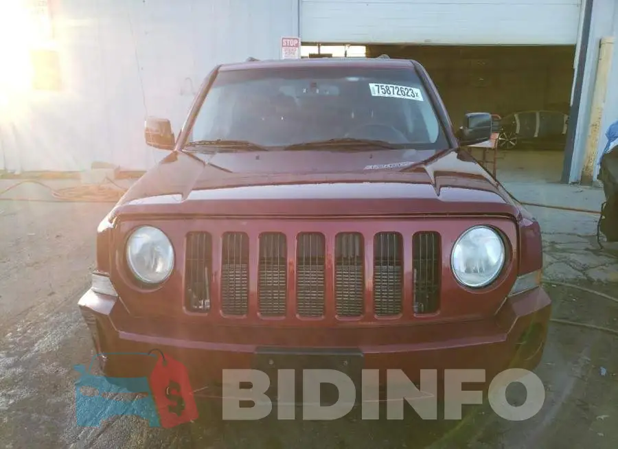 1C4NJPBBXGD807915 Photo# 5