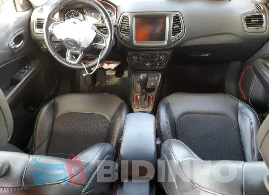 3C4NJDDB8LT207992 Photo# 8