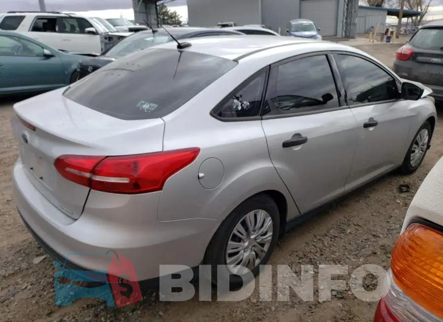 1FADP3E28FL221562 Photo# 3