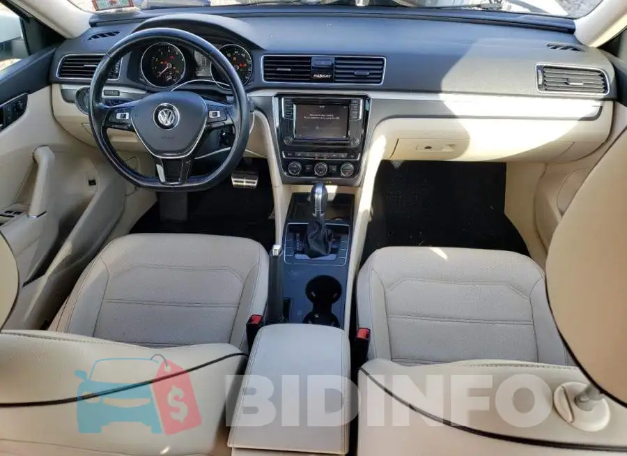 1VWAA7A31JC016997 Photo# 8