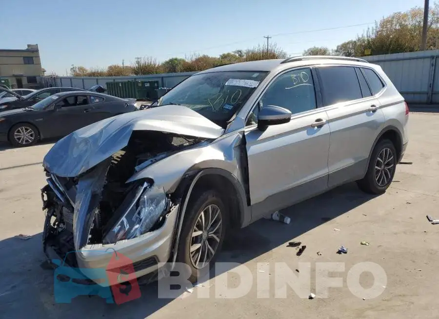 3VV3B7AX2KM158790 Photo# 1