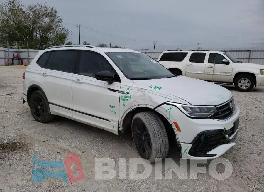 3VVCB7AX1NM060483 Photo# 4