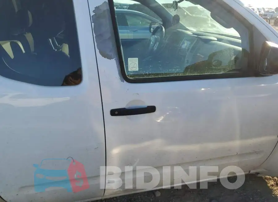 1N6BD0CT5JN702562 Photo# 10
