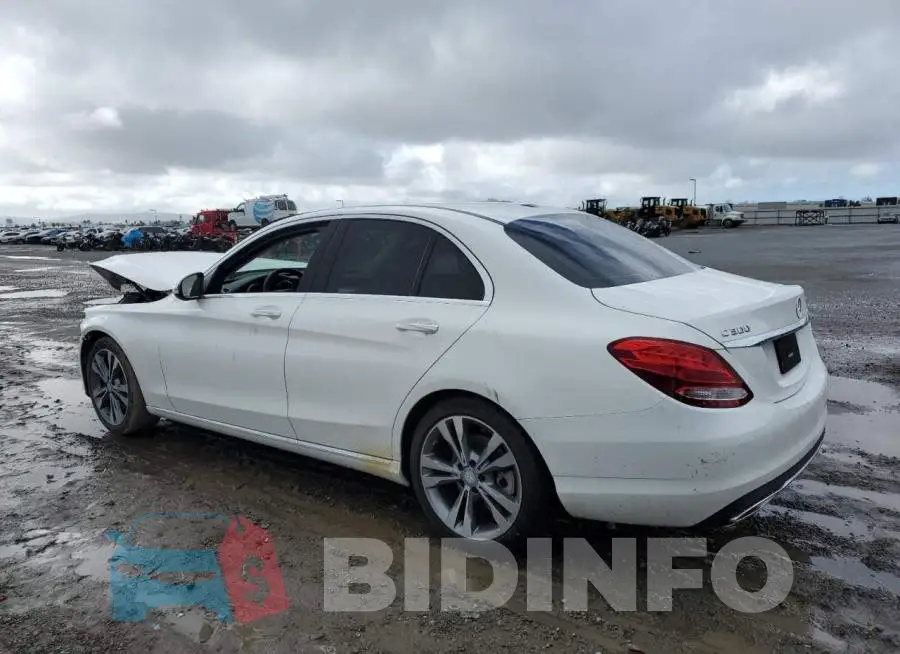 55SWF4JBXGU149932 Photo# 2