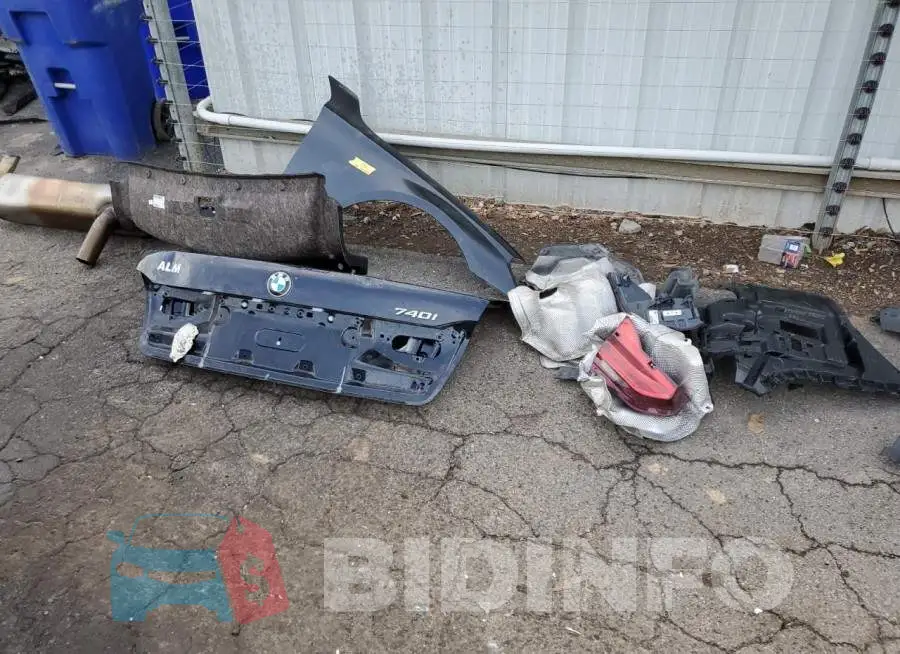 WBA7E2C52KB217671 Photo# 12