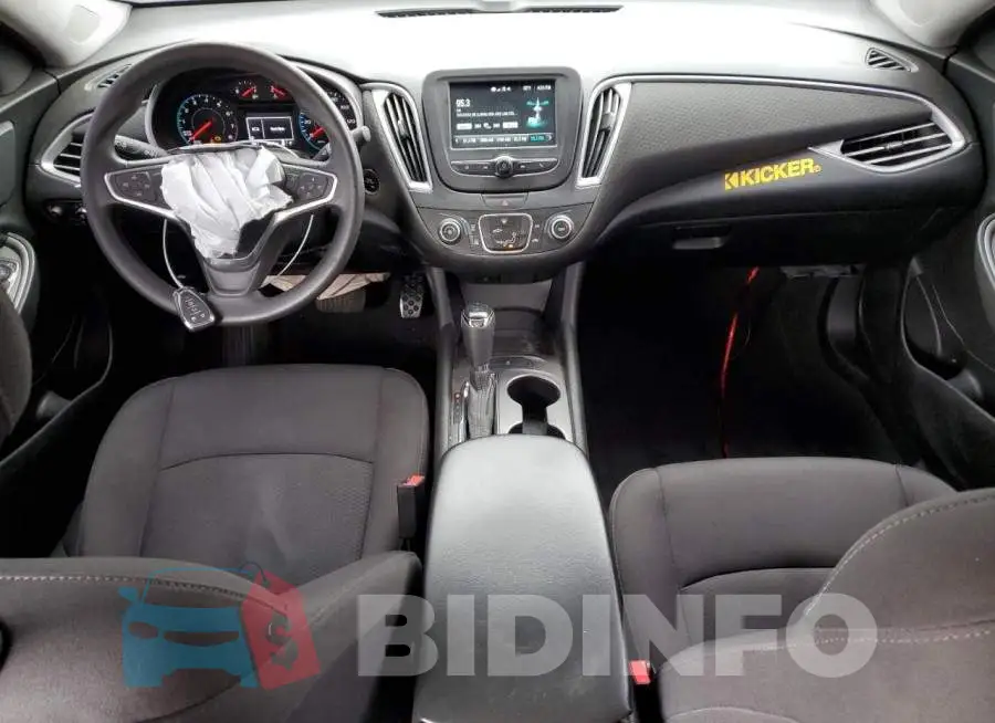1G1ZB5ST9JF120165 Photo# 8