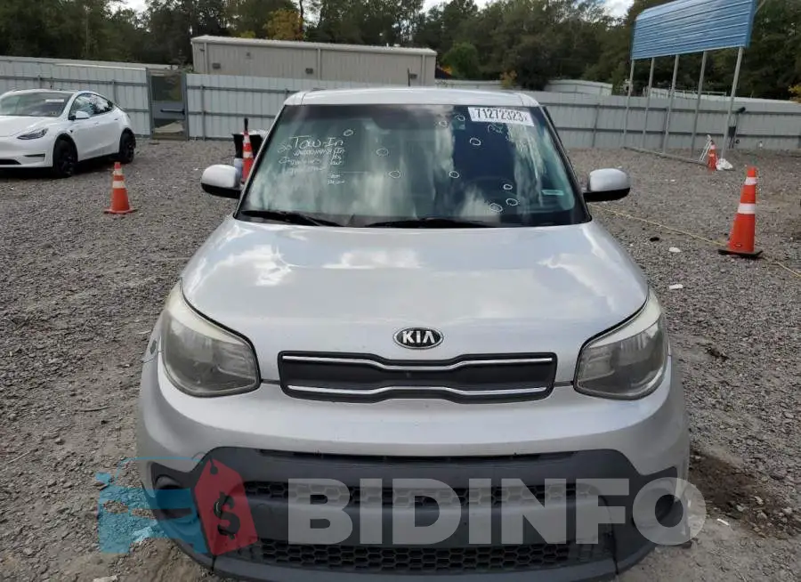 KNDJN2A29J7569911 Photo# 5