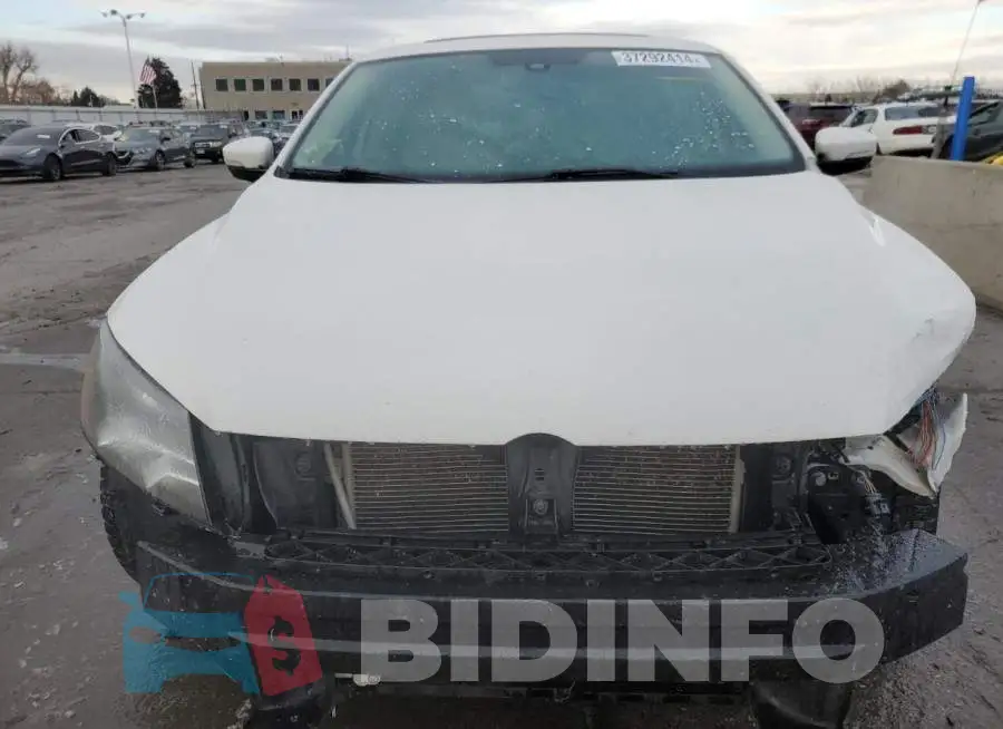 1VWBS7A30FC024811 Photo# 5