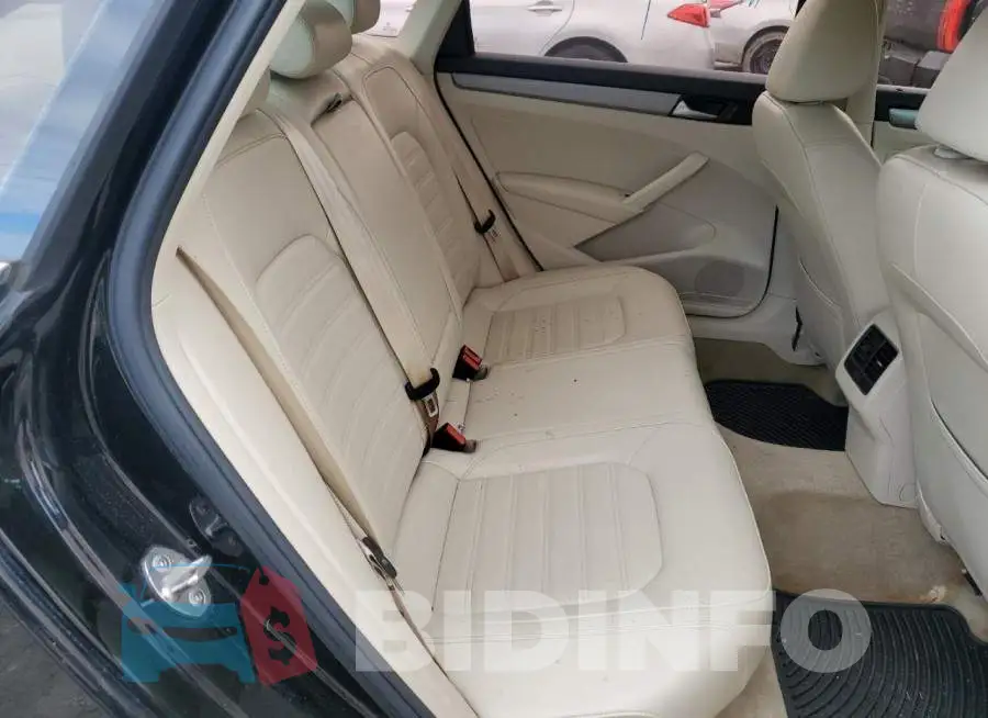 1VWBS7A38FC118094 Photo# 10