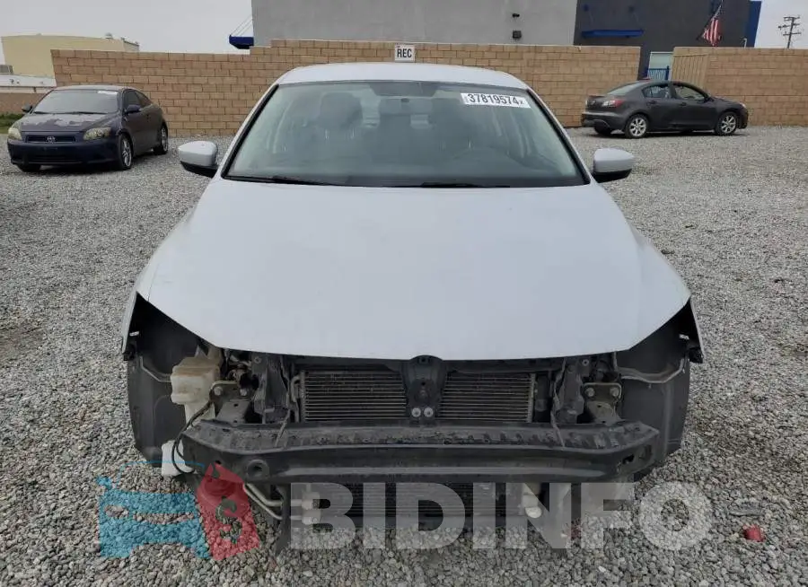3VW2B7AJ3HM254469 Photo# 5