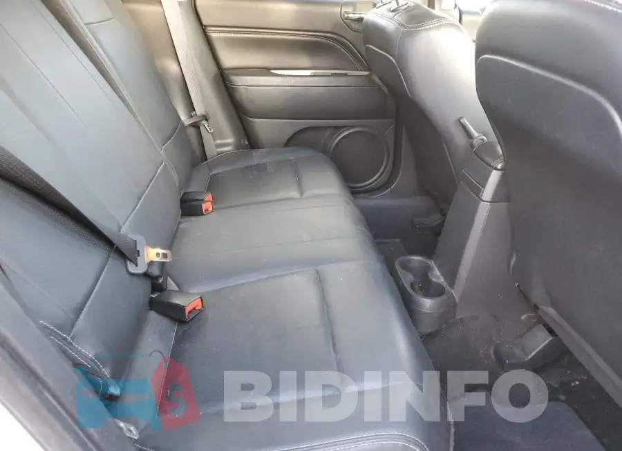 1C4NJDAB8FD175091 Photo# 10