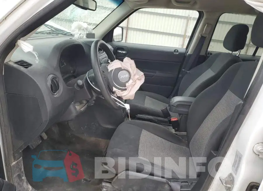 1C4NJPBAXGD688044 Photo# 7