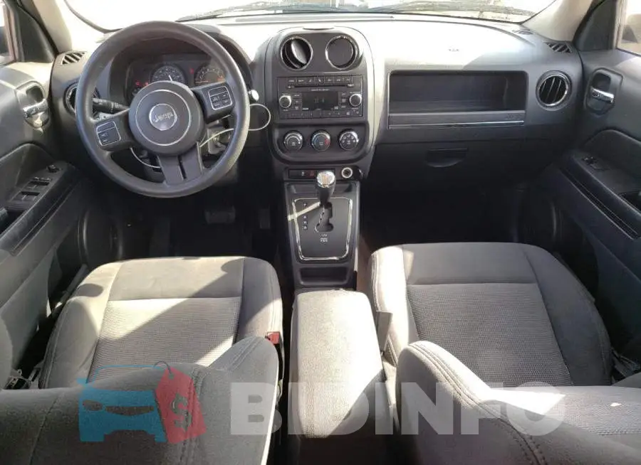 1C4NJPBB6FD281118 Photo# 8