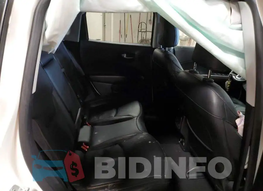3C4NJDCB4LT223396 Photo# 11