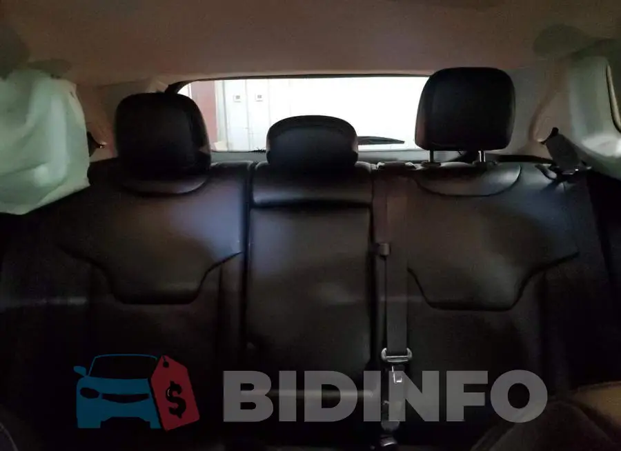 3C4NJDCB4LT223396 Photo# 10