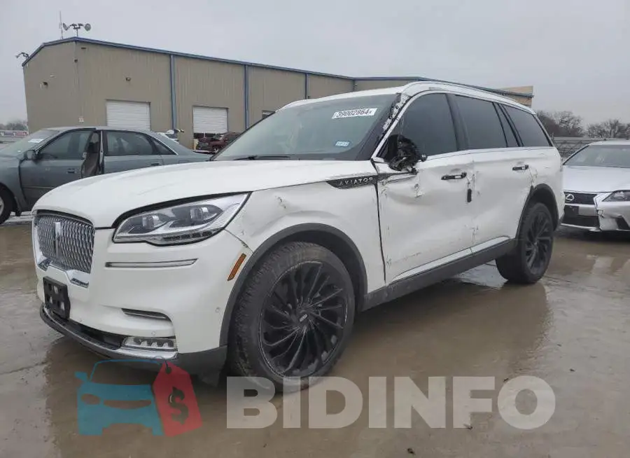 5LM5J7XC9LGL21048 Photo# 1
