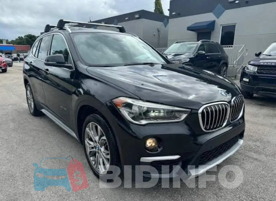 WBXHU7C39HP924819 Photo# 4