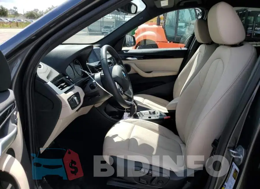 WBXJG7C09N5U72599 Photo# 7
