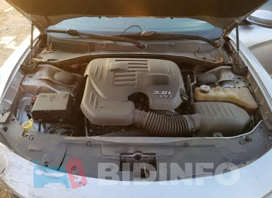 2C3CDXBG5FH776704 Photo# 11