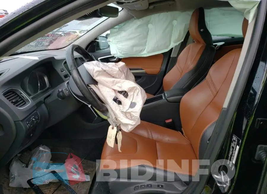 LYV402HM7HB140632 Photo# 7