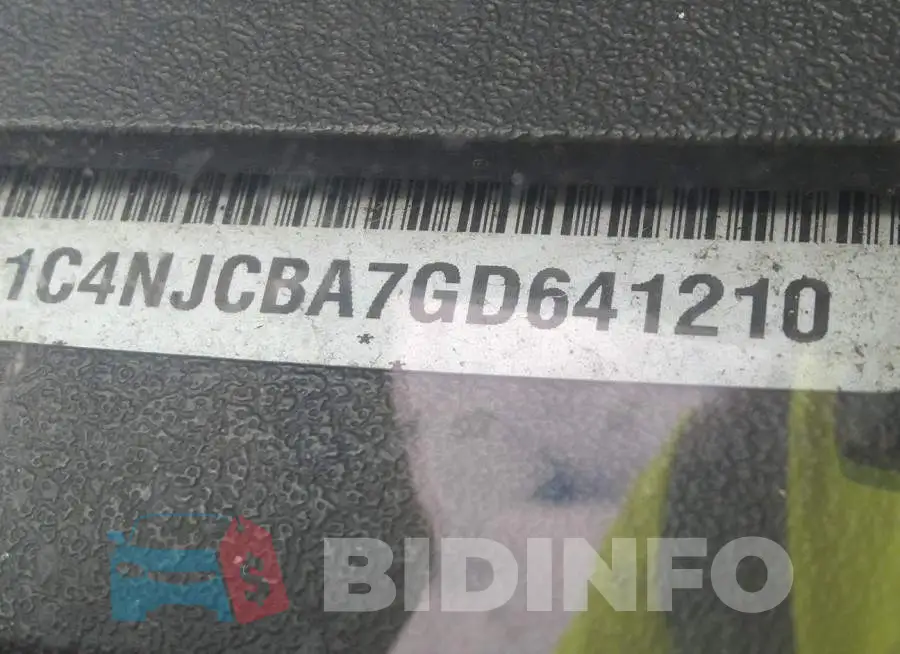 1C4NJCBA7GD641210 Photo# 9