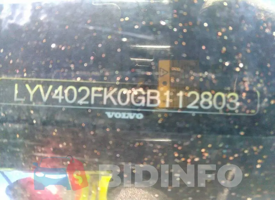 LYV402FK0GB112803 Photo# 9