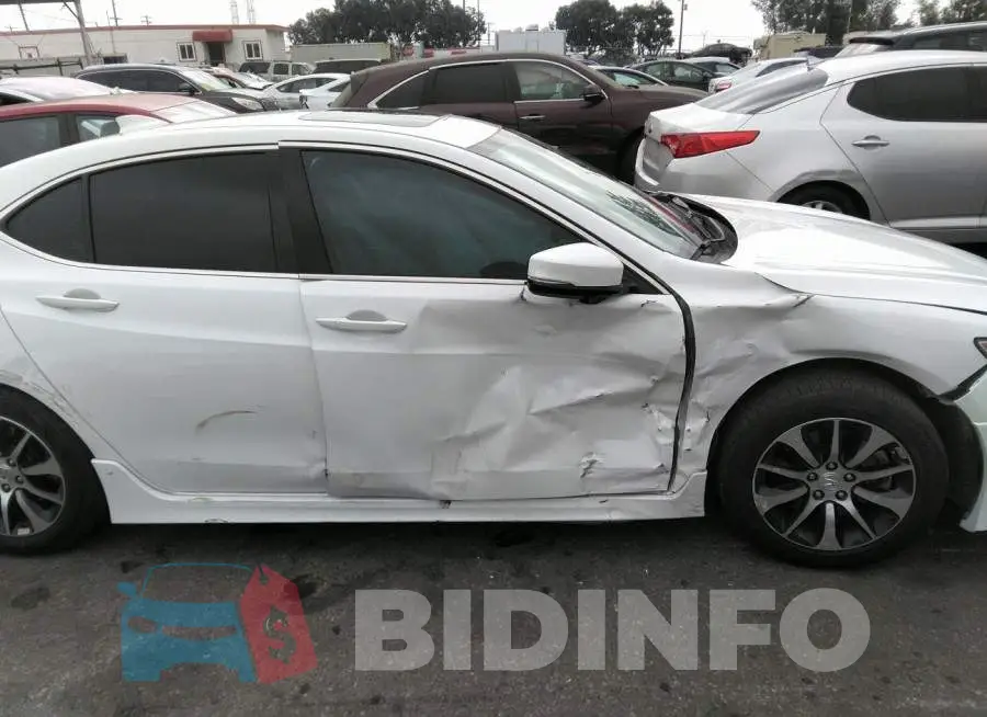 19UUB1F59HA007265 Photo# 6