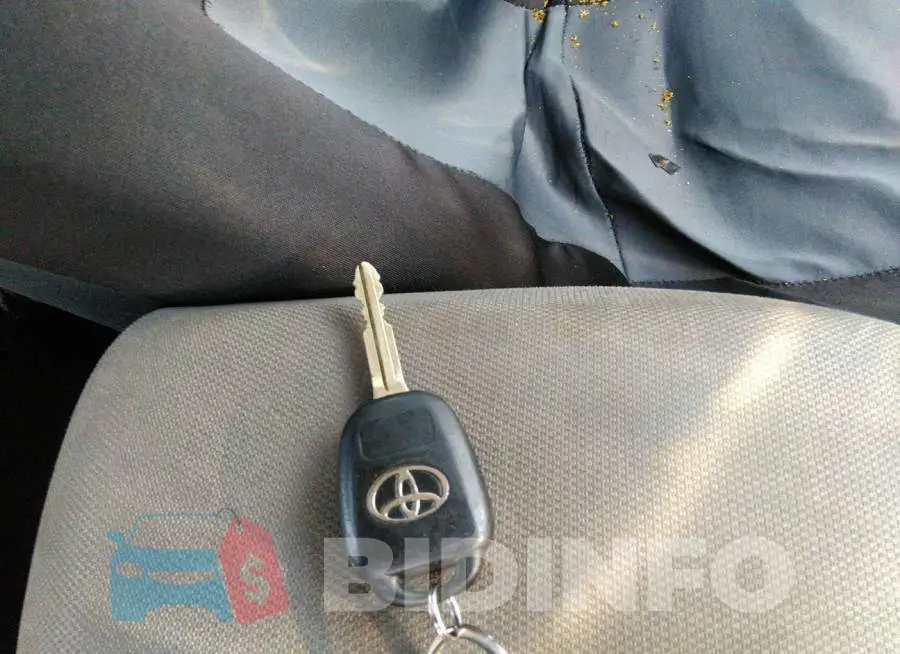 2T1BURHE3FC291383 Photo# 11