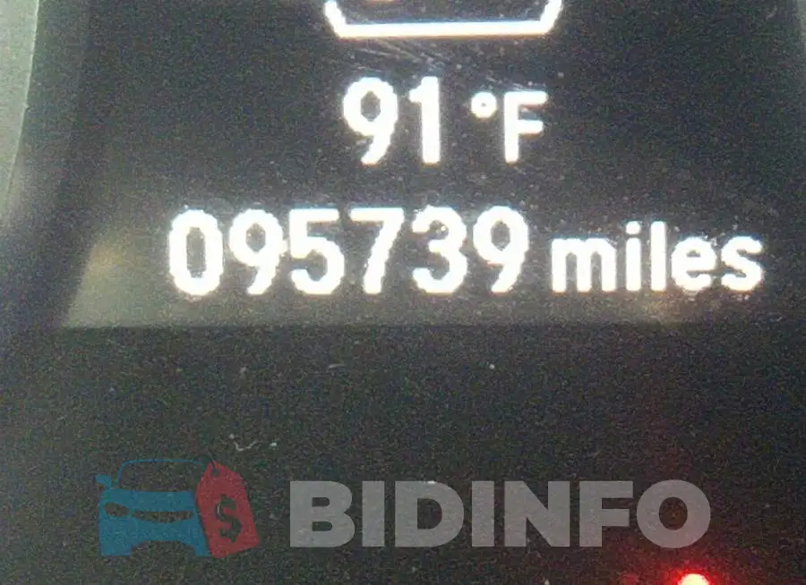 19UDE2F75GA010693 Photo# 7