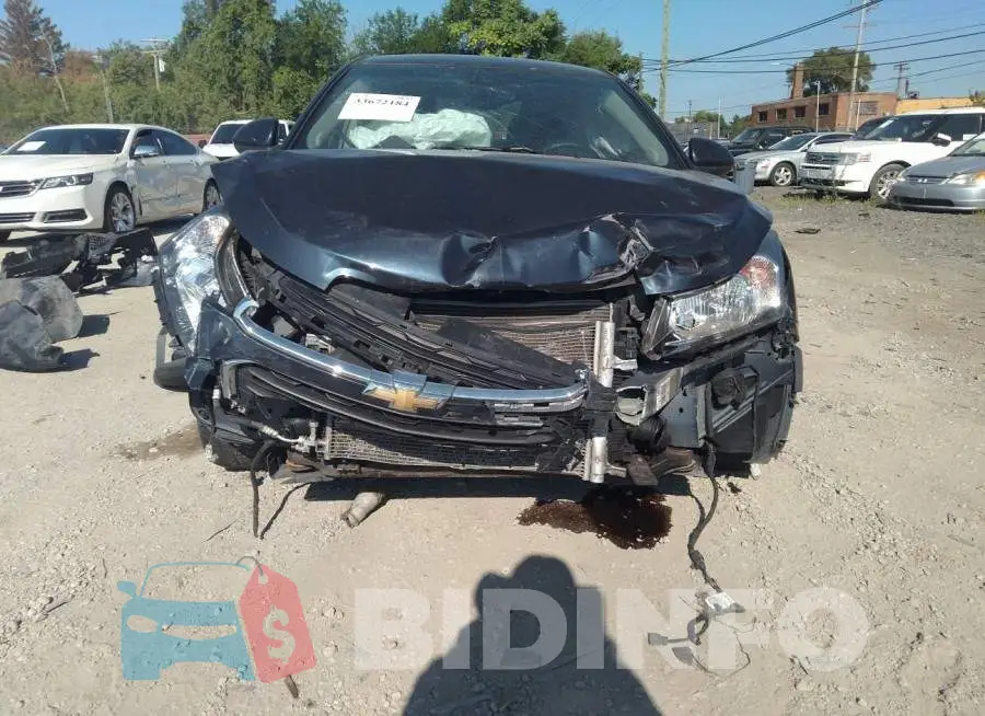 1G1PE5SB3G7188244 Photo# 6