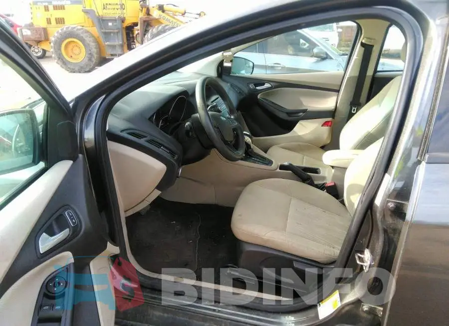 1FADP3F23GL272547 Photo# 5