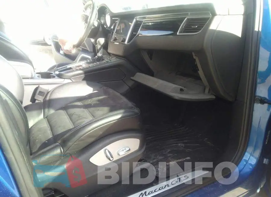WP1AG2A51JLB61767 Photo# 5