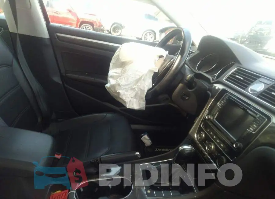 1VWBS7A39GC063639 Photo# 5