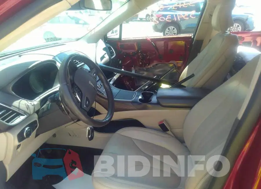 2LMTJ8LR4GBL63767 Photo# 5