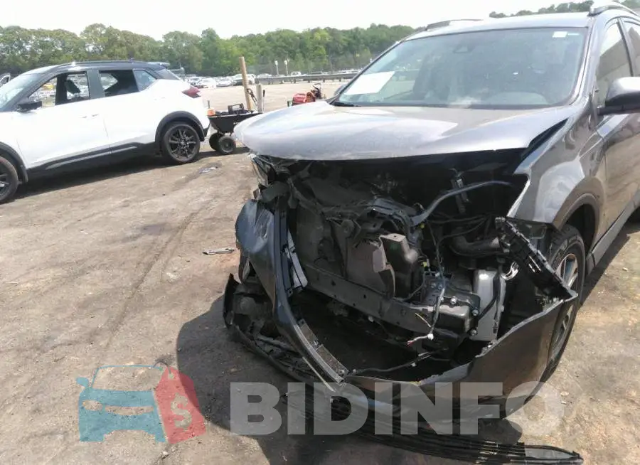 JTMWFREV3HJ713952 Photo# 6