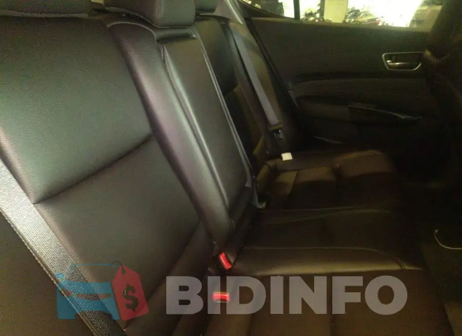 19UUB2F38KA000416 Photo# 8