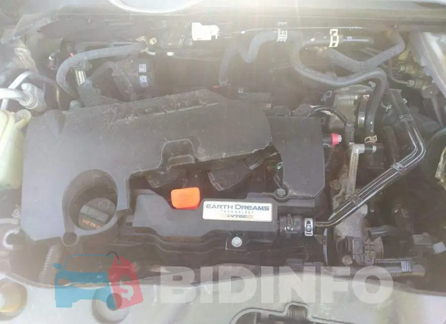 19XFC2F52JE203318 Photo# 10