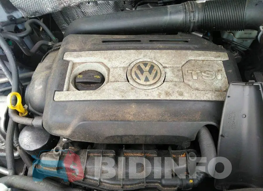WVGAV7AX1HK001115 Photo# 10