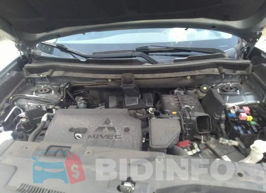 JA4AD2A34JZ052431 Photo# 10