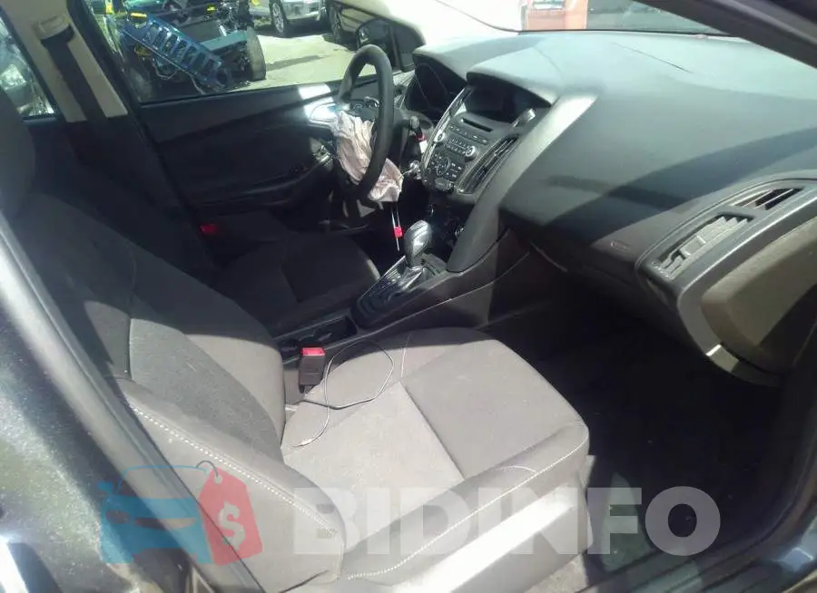 1FADP3F23GL402276 Photo# 5