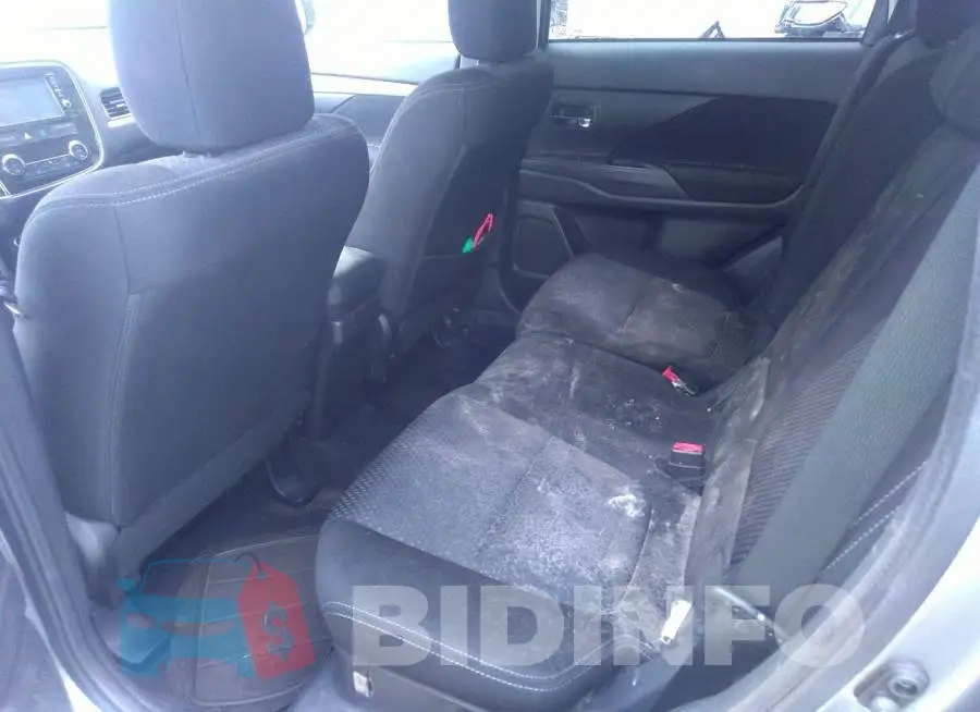 JA4AD2A34JZ052431 Photo# 8