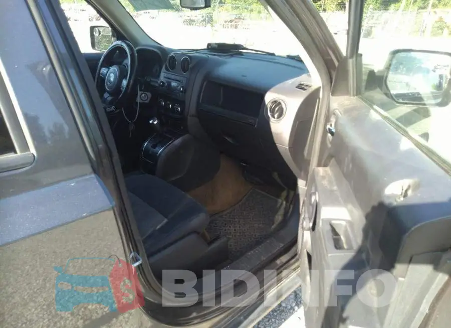 1C4NJPBA7GD739919 Photo# 5