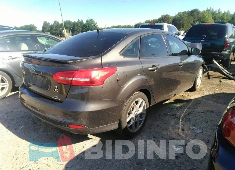 1FADP3F26FL302428 Photo# 4