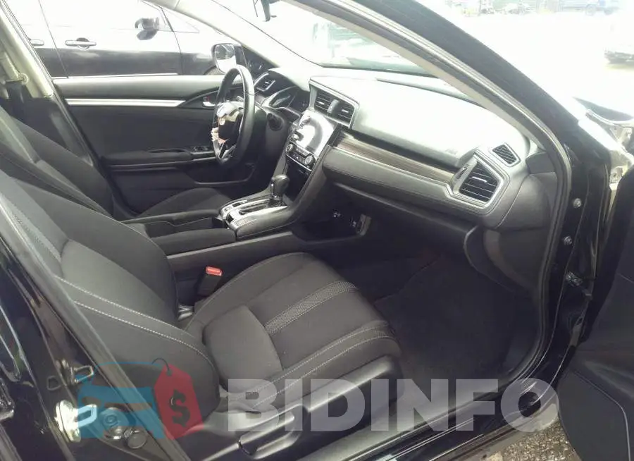 19XFC1F38KE211773 Photo# 5
