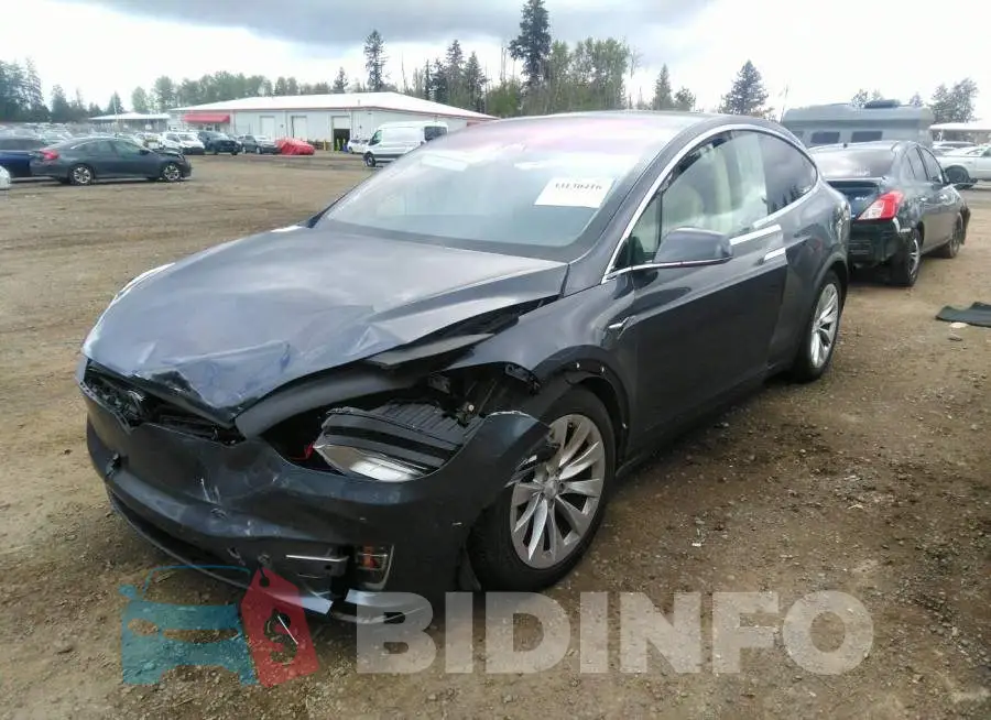 5YJXCDE27JF138533 Photo# 2
