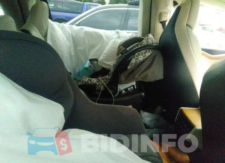 5YJXCDE27JF138533 Photo# 8